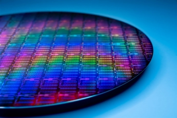 Intel 10nm 40核心至强首次露面：疑似双芯组合
