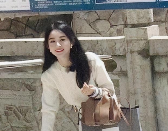 赵丽颖卧室被曝光：生完孩子的女人竟藏着这个秘密！