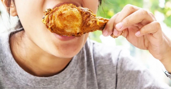 陷入“鸡荒”？美媒：鸡肉价格大涨！肯德基等餐饮缺货