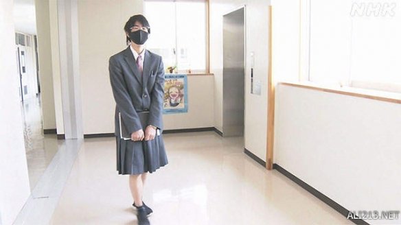这是自由的感觉！日本已有高校男生穿裙子上学