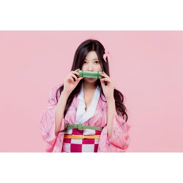 小萌妹变性感大姐姐！韩国赛车女郎Cos成年版祢豆子