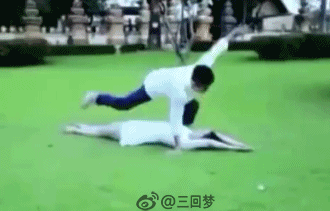 入职以后秘书随便选 动图 学校美女好多再也不想毕业