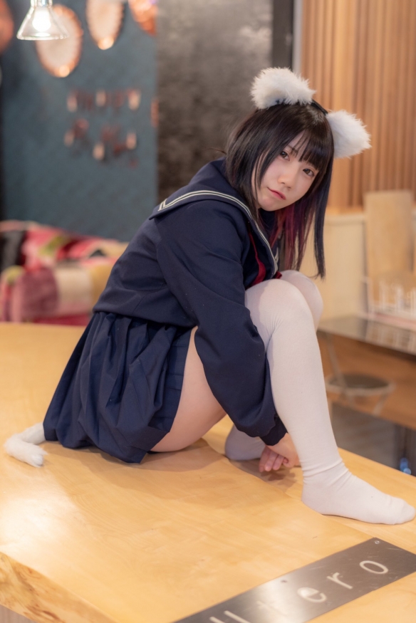性感丝袜清纯制服！11区美少女Coser砂糖まる美图赏