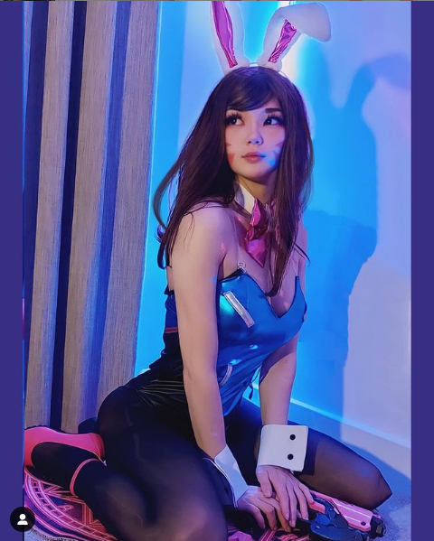 钟爱黑丝的英国混血小姐姐：身材诱人zureeal美图赏！