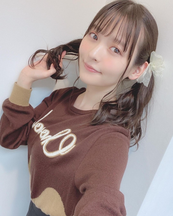 白衬衫+过膝黑丝太涩！美女声优“政委”上坂堇美照
