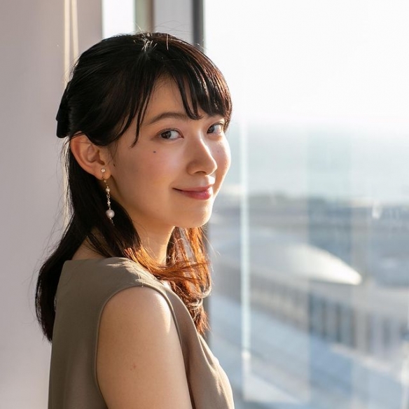 日本网友热议 迅速“变脸”的美女主播 桧山沙耶！