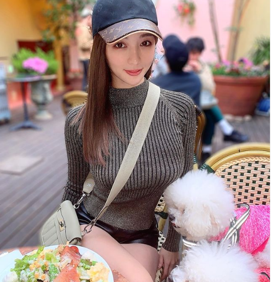 姐姐我不想努力了！岛国超正小富婆riregram 美图集！