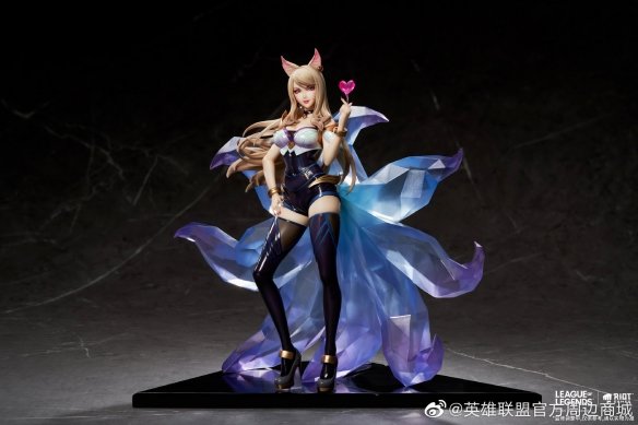 《LOL》K/DA阿狸手办：黑金高跟热裤配水晶！极尽华丽