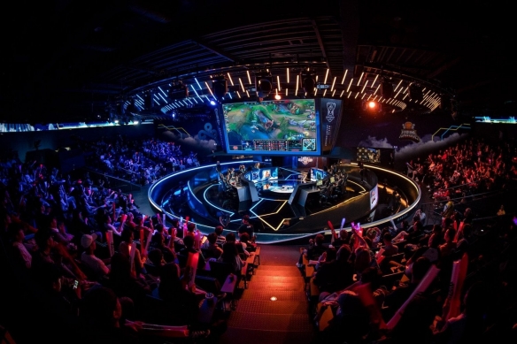 《LOL》LPL夏季赛可线下观赛：冠军战队VIP 2400元！