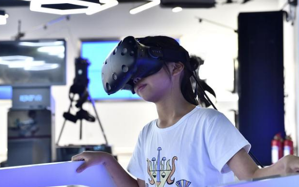 最接近头号玩家的设备：PS5 VR配置曝光！4K+眼球追踪