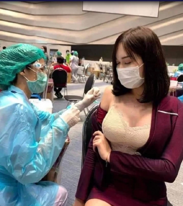 黑丝兔女郎什么的最好了 囧图 野生公交车喝水珍贵照片