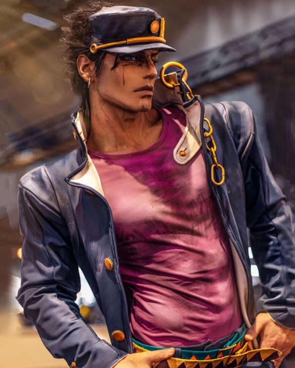 超还原漫画感!猛男coser"taryn"cos空条承太郎