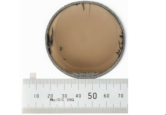硬盘容量不够?日厂成功量产钻石晶圆 1个=10亿张蓝光碟