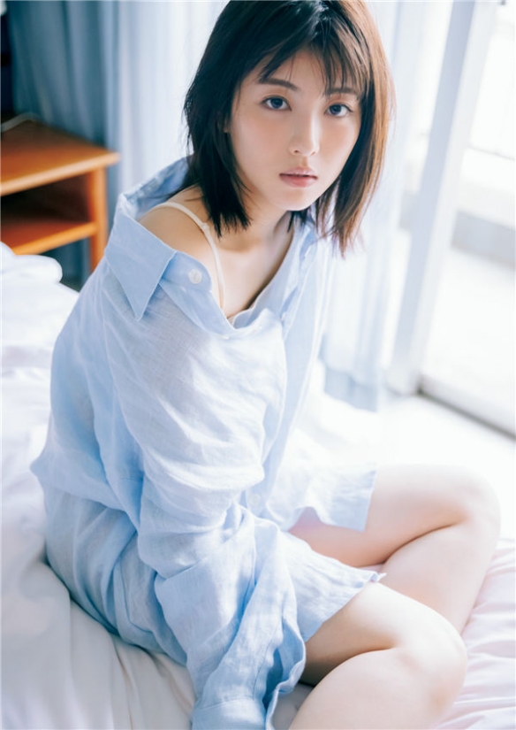 校花颜值！10岁出道的滨边美波：从小到大的终极美女！