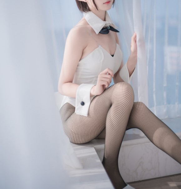 女生自用9.9新显卡长这样 囧图 这黑丝美腿大饱眼福