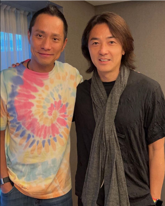 名媛关颖夫妇晒与郑伊健合照！54岁“陈浩南”仍不显老