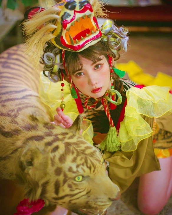 性感又呆萌的老司机！11区知名coser Enako福利美照