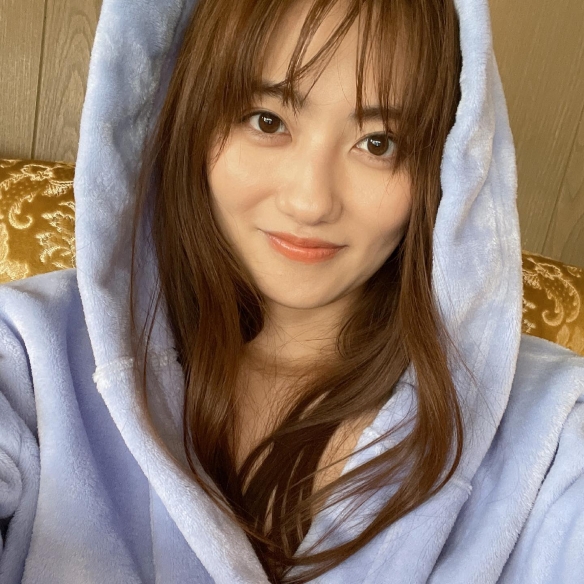 长发美女＆短发正妹！奥山かずさ：被封最漂亮的身材！