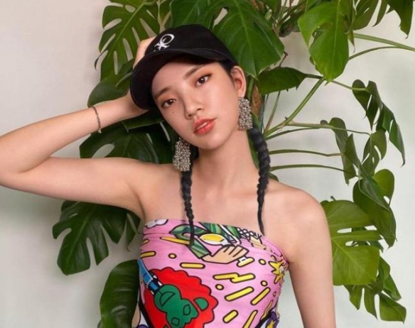 年入15亿！韩国第一虚拟网红Rozy：［最完美］女性？