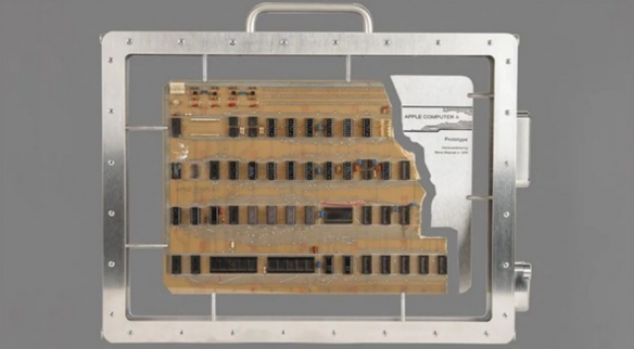 乔布斯私人持有！Apple-1原型机拍出天价：约462万元