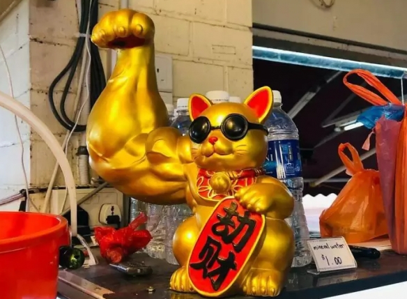 招财猫？劫财猫！网友分享看起来很酷却有点怪的设计
