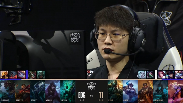 《英雄联盟》S12小组赛战报：T1击败EDG拿下小组第一