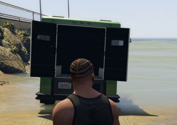 gta5如何用枪打开运钞车