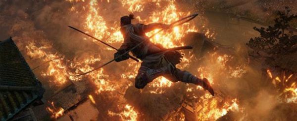 只狼铠甲武士怎么踢下去
